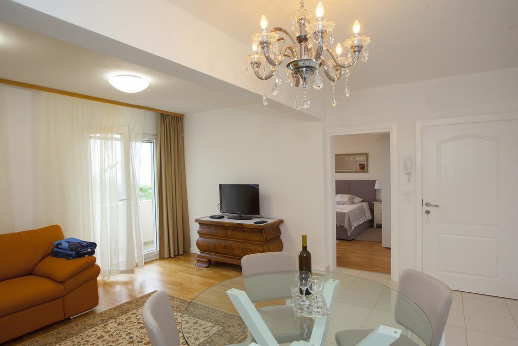 Apartment Spartium Podstrana Luaran gambar
