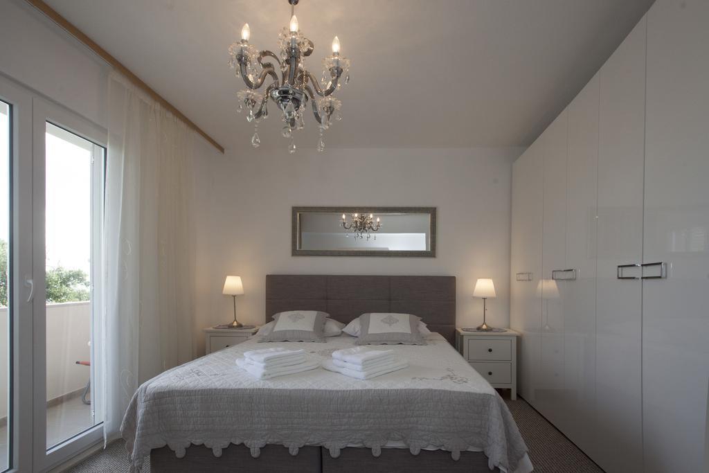 Apartment Spartium Podstrana Luaran gambar