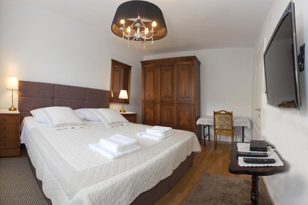 Apartment Spartium Podstrana Luaran gambar
