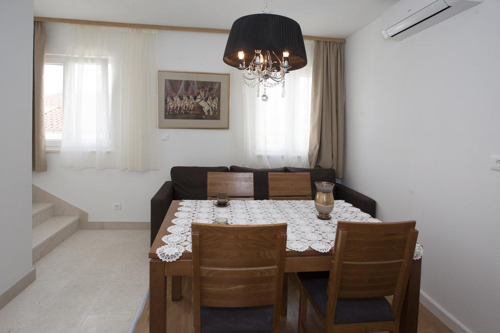 Apartment Spartium Podstrana Luaran gambar