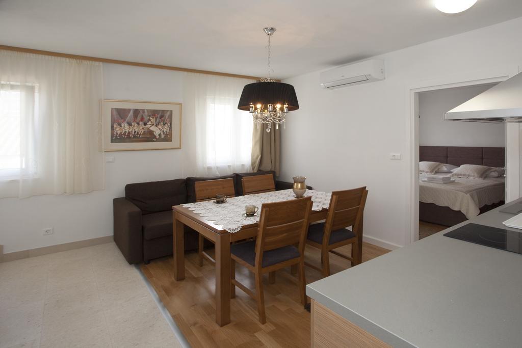 Apartment Spartium Podstrana Luaran gambar