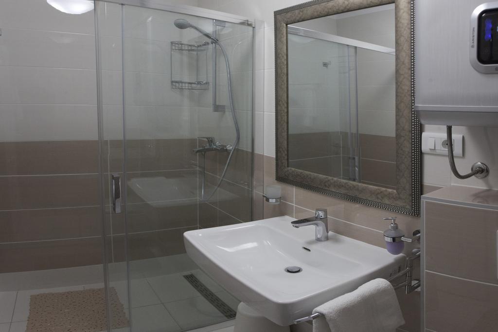 Apartment Spartium Podstrana Luaran gambar
