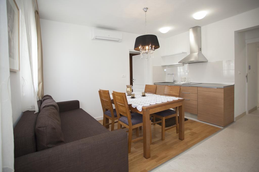 Apartment Spartium Podstrana Luaran gambar