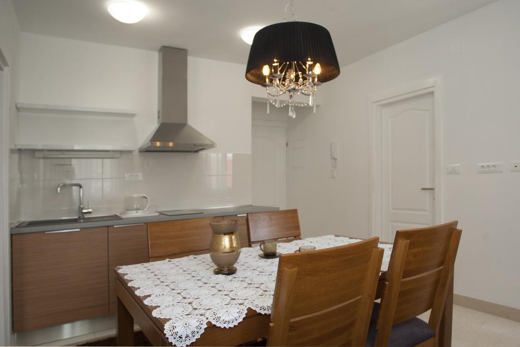 Apartment Spartium Podstrana Luaran gambar